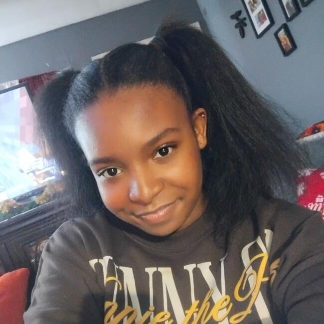 Babysitter in Downers Grove: Amyia