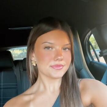 Babysitter in Troyes: Livie