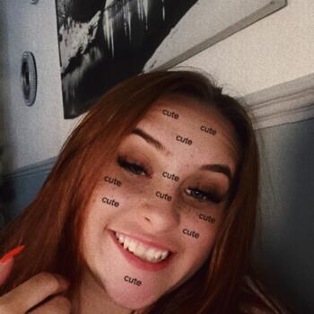 Babysitter in Leeds: Ella