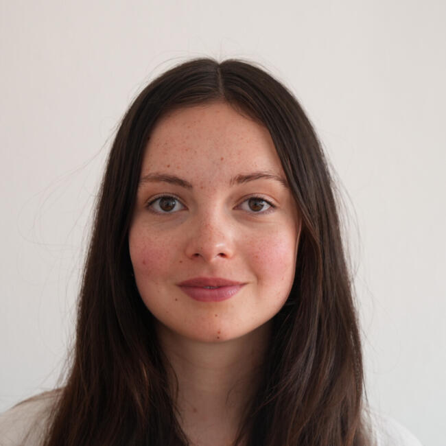 Baby-sitter in Genève: Julia