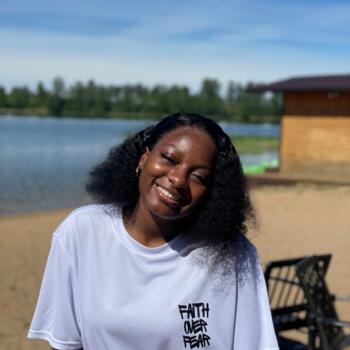 Babysitter in Warsaw: Jubilee Nyasha