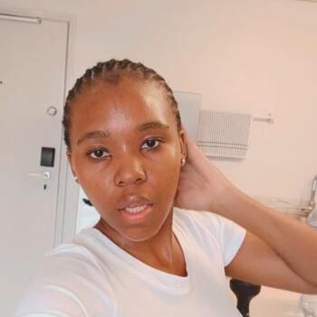 Babysitting job in Cape Town: babysitting job Khensani