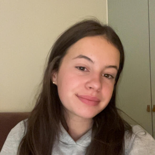 Babysitter in Lyon: Elisa