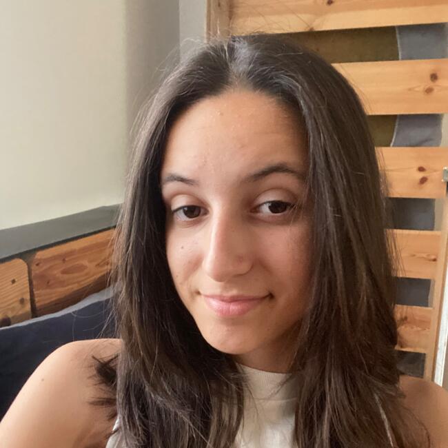 Babysitter in Sainte-Foy-lès-Lyon: Emmanuelle