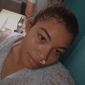 Babysitter in Bernay: Hlna