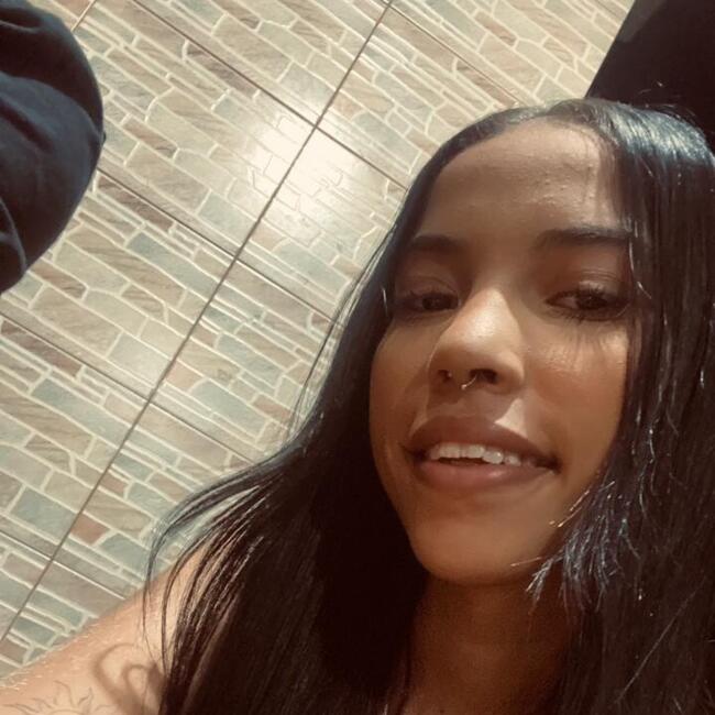 Babysitter in Ponte Nova: Lavinia Victória