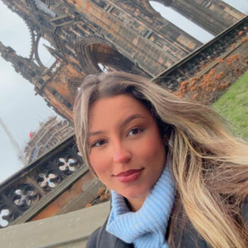 Barnevakt i Dublin: Thayna