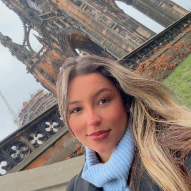 Barnevakt i Dublin: Thayna