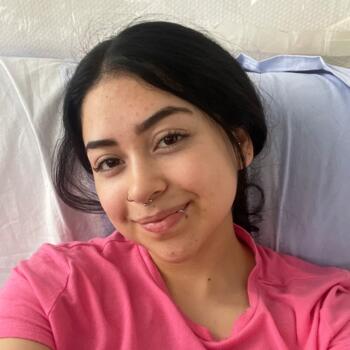 Babysitter in Levallois-Perret: Valeria