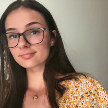 Babysitter in Townsville: Olivia