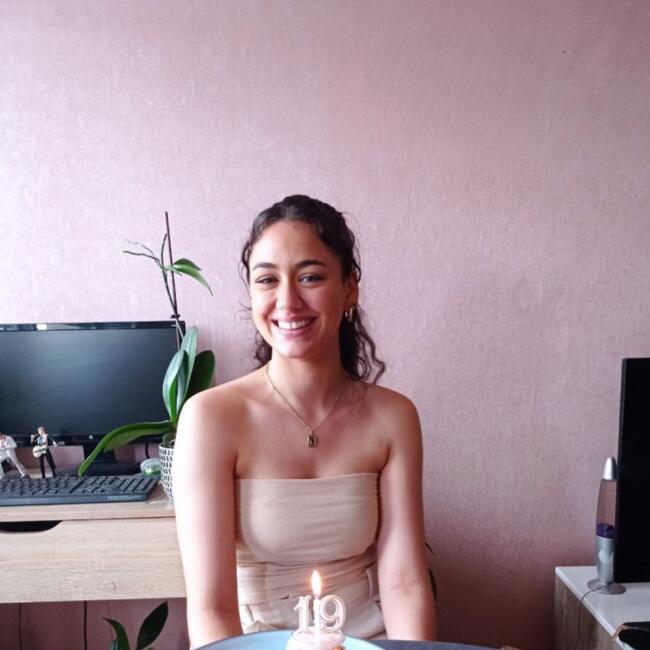 Babysitter in Dijon: Jihane