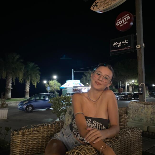 Babysitter στην περιοχή Νέα Μάκρη: Κατια