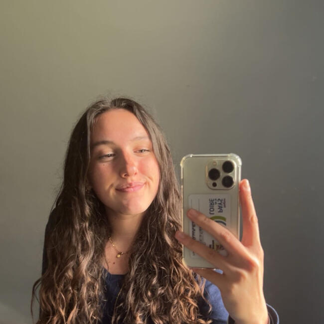 Babysitter in Ernée: Laureen