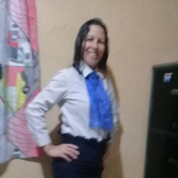 Babysitter in Santo André: Célia