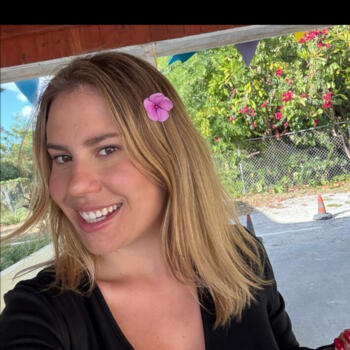 Babysitter Vufflens-le-Château: Laura