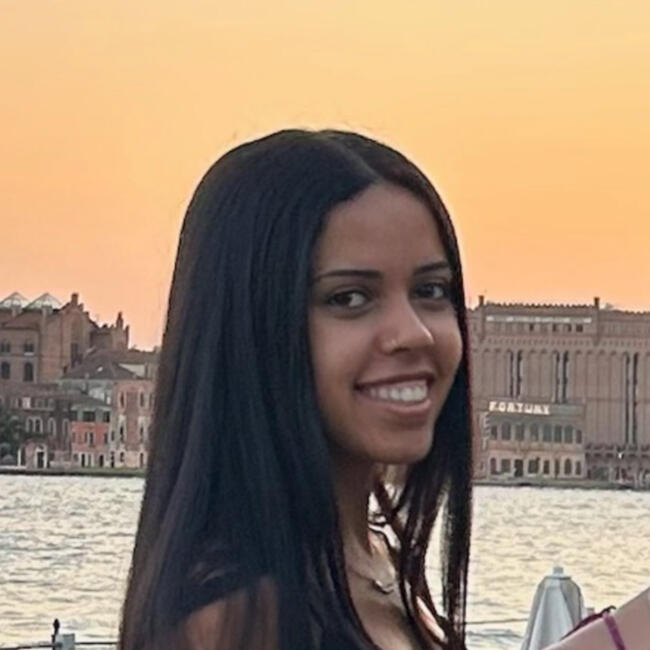 Babysitter in Issy-les-Moulineaux: Janell