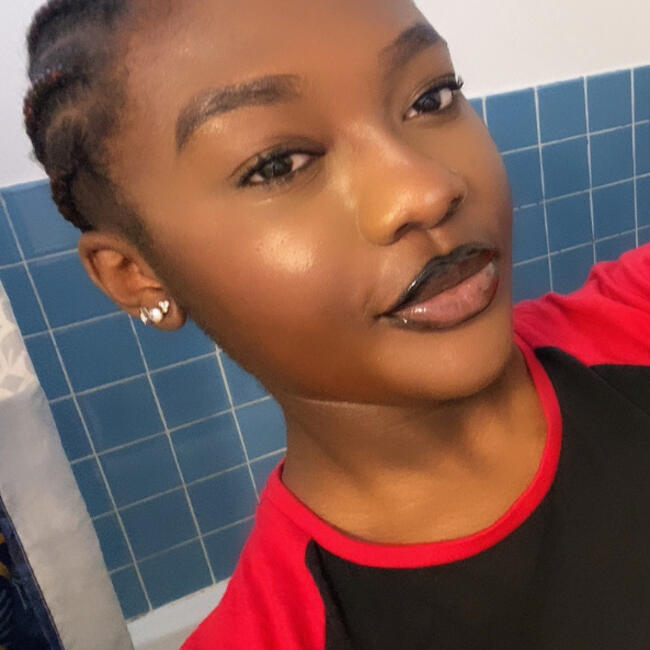 Babysitter in La Roche-sur-Yon: Julia