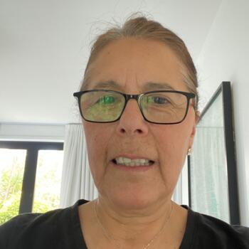 Babysitter Wellington: Sandra