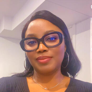 Babysitter London: Gbemisola