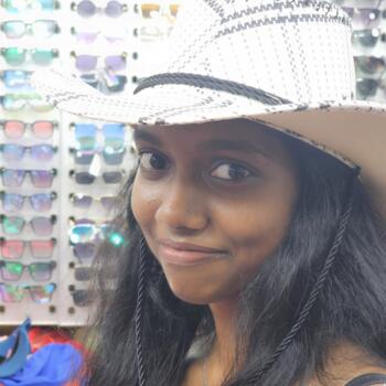 मैसूर में बेबीसिटर: OVIYA