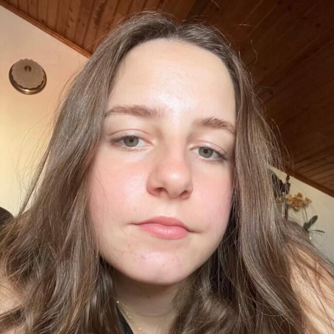 Babysitter in Cascais: Lara