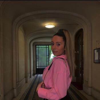 Babysitter in Paris: Magaly