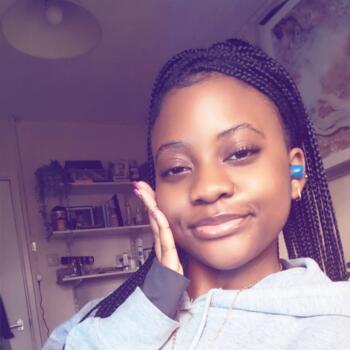 Babysitter in Watford: Anesu
