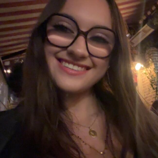 Babysitter in Versailles: Adélaïde