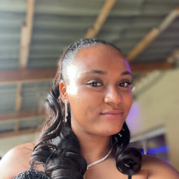 Babysitter in Carrières-sous-Poissy: Jsmynee