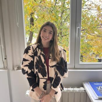 Babysitter in Madrid: Lucía