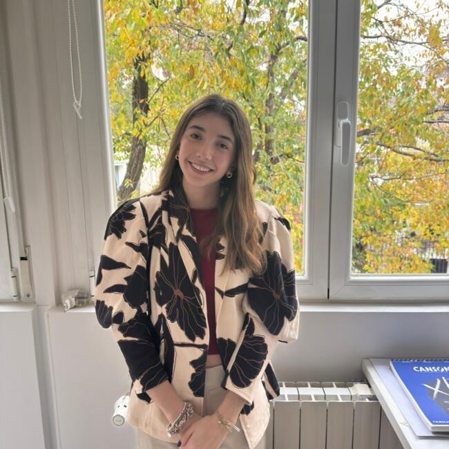 Babysitter in Madrid: Lucía