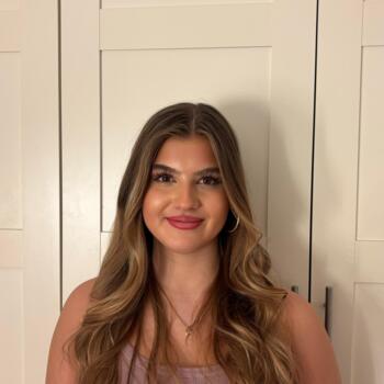 Babysitter in Auckland: Laura