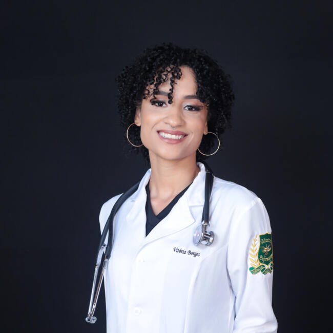 Babá em Sabará: Vitoria Borges