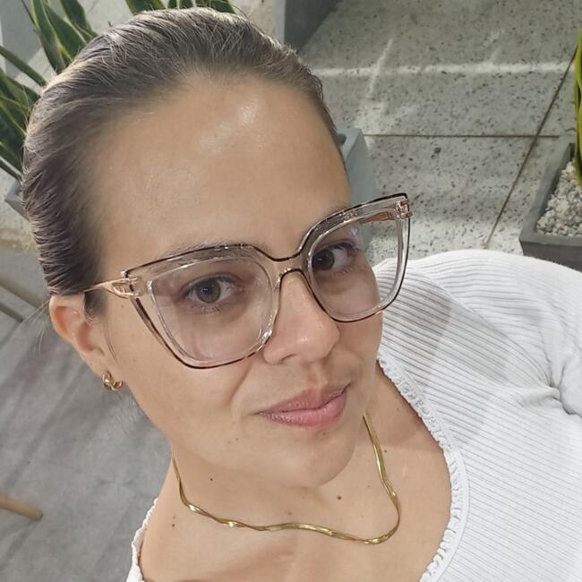 Babysitter in Madrid: Dairy Alejandra