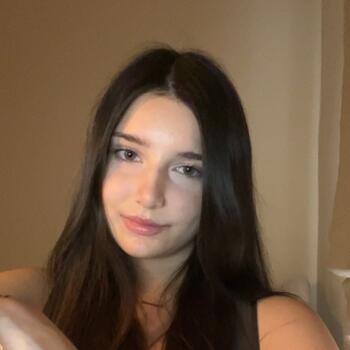 Babysitter in London: Maya