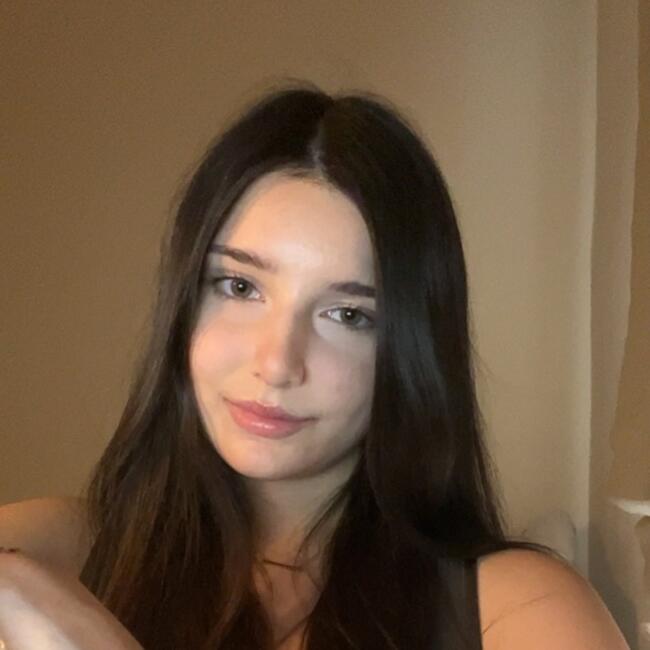 Babysitter in London: Maya