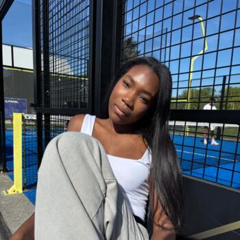 Babysitter in Bondy: Oceane