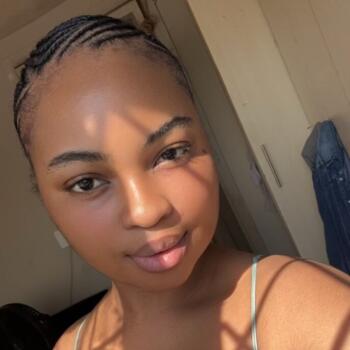 Babysitter Durban: Amina