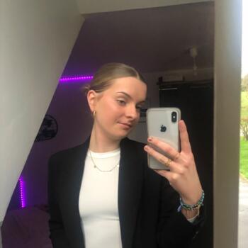 Babysitter in Ailly-sur-Noye: Chloé