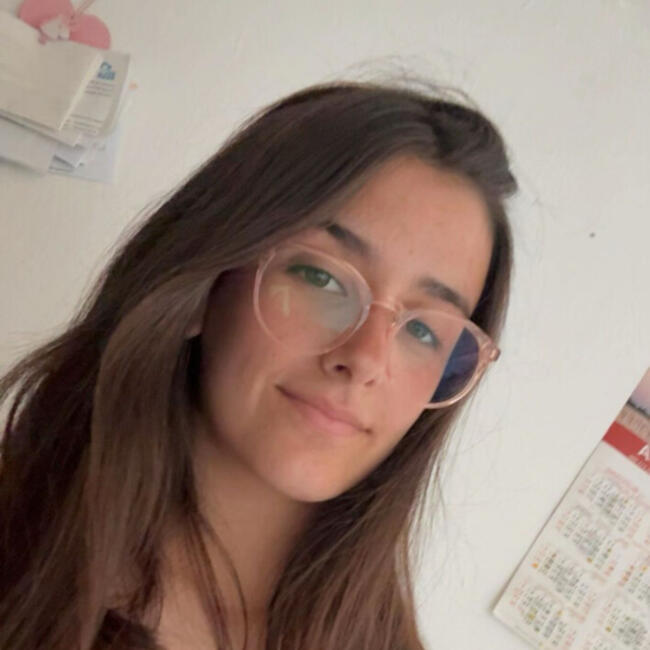Babysitter in Belas: Ana