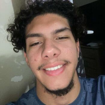 Babysitter in Marseille: Migiwara