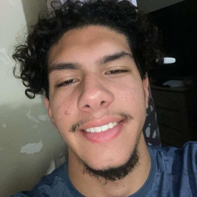 Babysitter in Marseille: Migiwara