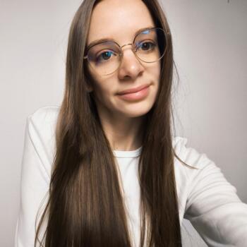 Babysitter in Saint-Gérand-le-Puy: Shannon