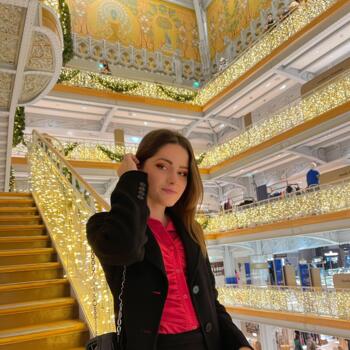 Babysitter in Nantes: Julie