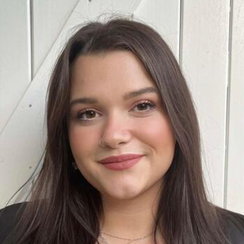 Babysitter Neuville-sur-Saône: Justine