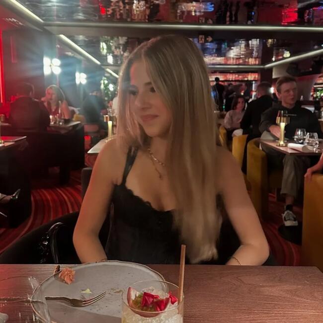 Babysitter in Ganshoren: Gabrielle