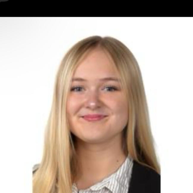 Babysitter in Croydon: Ellie-Louise