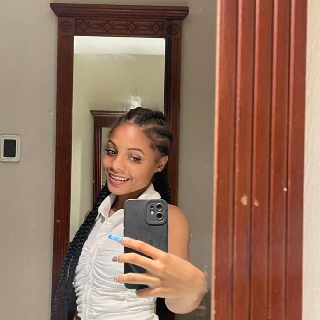 Babysitter in Baní: Sheyla