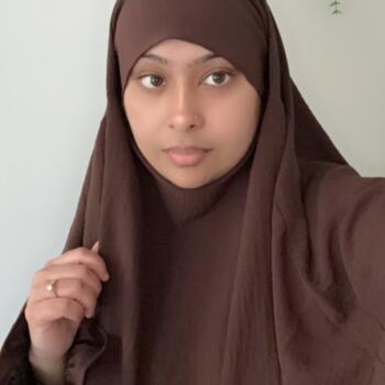 Maman de jour à Feltham: Masuma