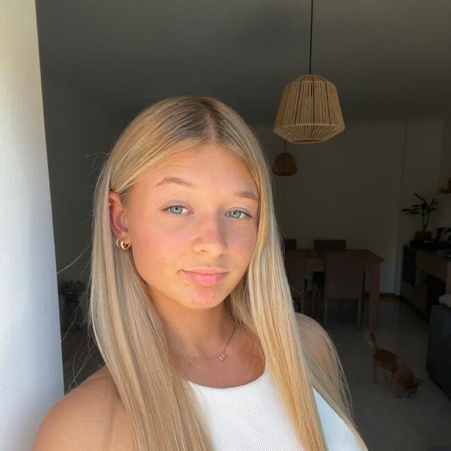 Babysitter in Lagos: Polina Voda